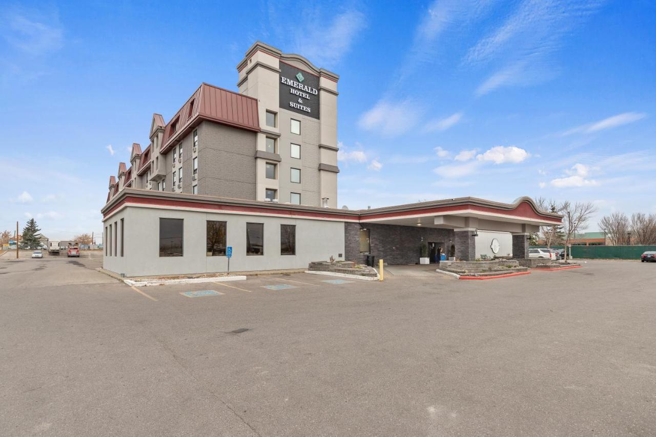Emerald Hotel & Suites Calgary Airport Екстериор снимка