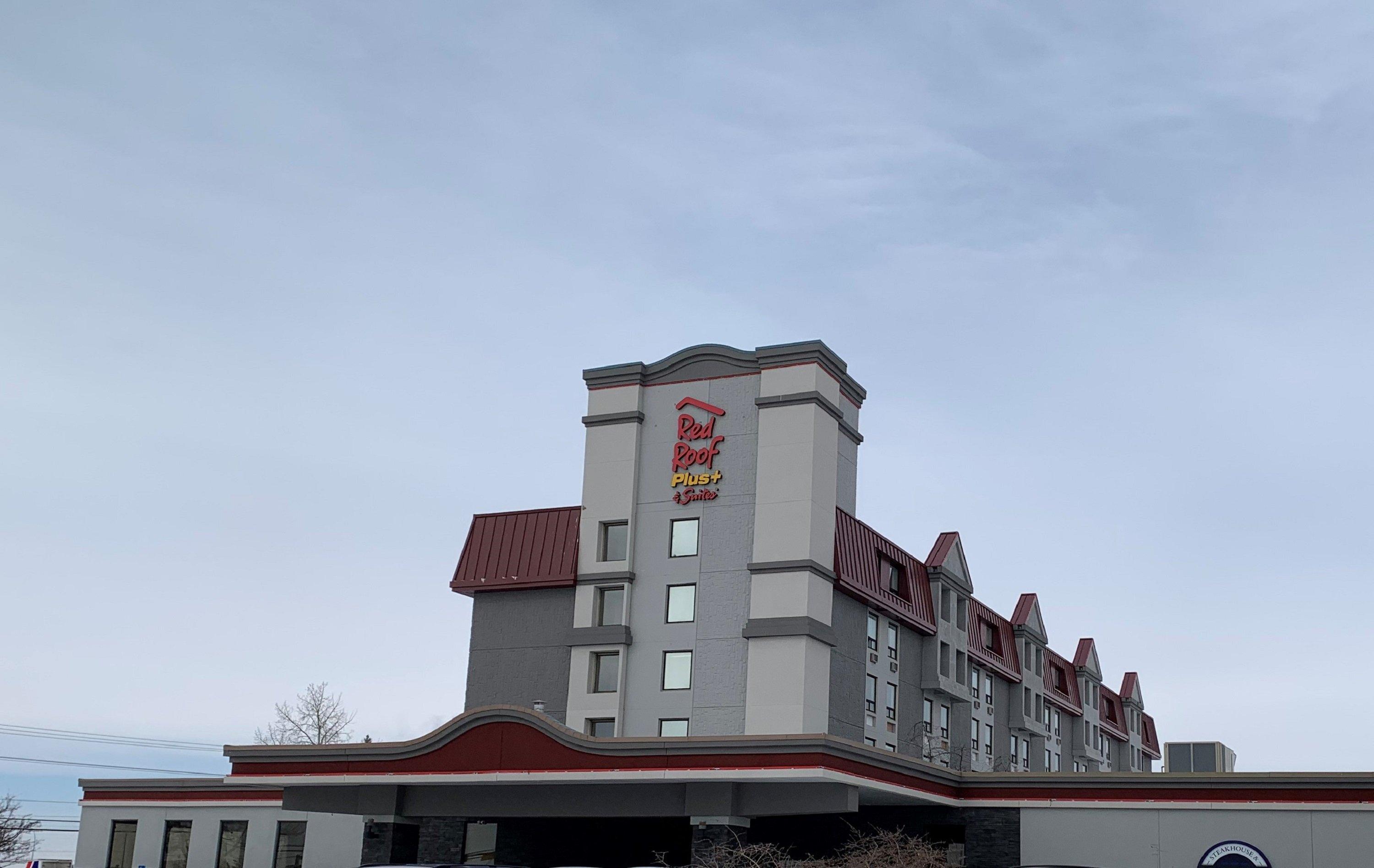 Emerald Hotel & Suites Calgary Airport Екстериор снимка