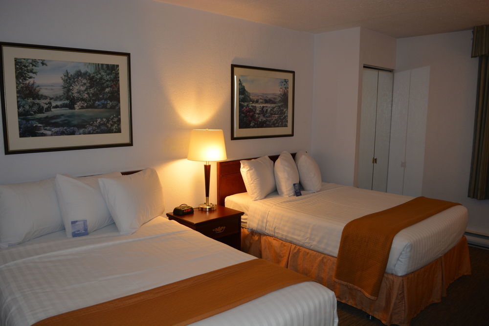 Emerald Hotel & Suites Calgary Airport Екстериор снимка